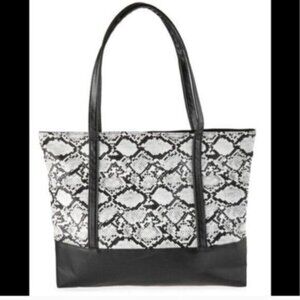 Black & White Snake Print Tote Bag With Faux Leather Straps & Zipper Closure-NEW